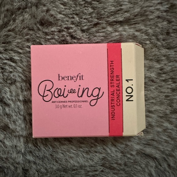 Benefit Boi-ing Industrial Strength Concealer No 1 - Picture 3 of 4